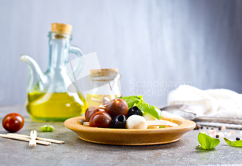 Image of A plate with Italian salad caprese canape