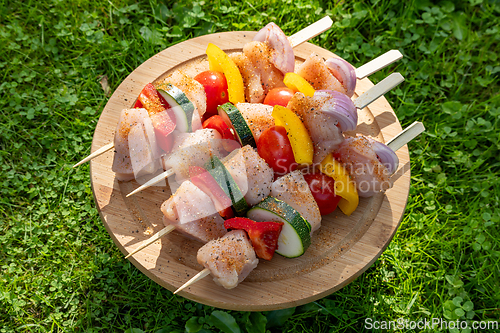 Image of chicken meat and vegetable skewers