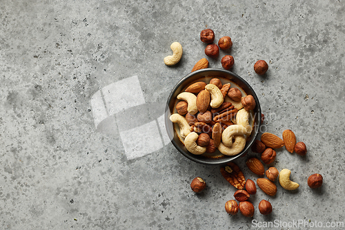 Image of bowl of various nuts