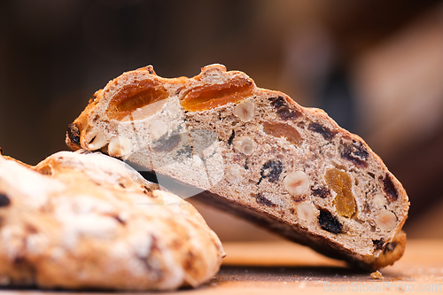 Image of Bread with dried fruit