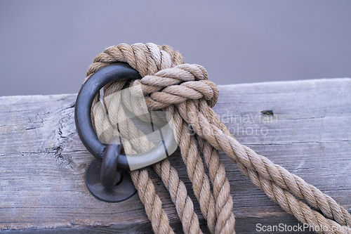 Image of Knot on a metal ring