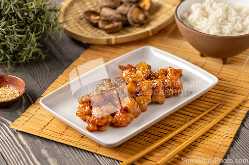 Image of Sesame chicken with honey sauce