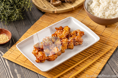Image of Sesame chicken with honey sauce
