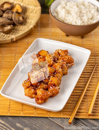 Image of Sesame chicken with honey sauce