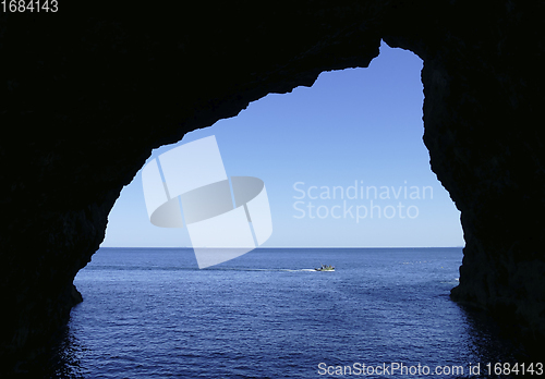 Image of rock gate at the Bay of Islands