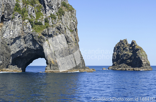 Image of rock gate at the Bay of Islands