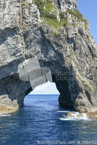 Image of rock gate at the Bay of Islands