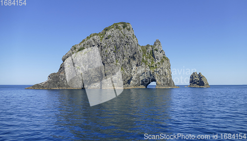 Image of rock gate at the Bay of Islands