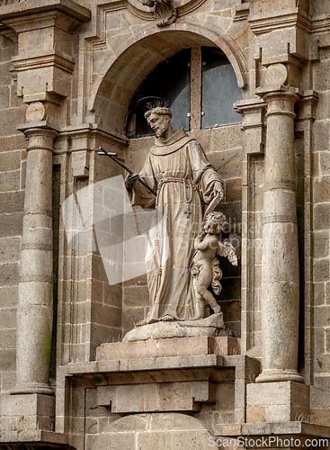 Image of Religious statue on a house in Santiago de Compostela