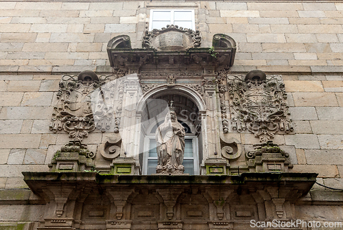 Image of Religious statue on a house in Santiago de Compostela