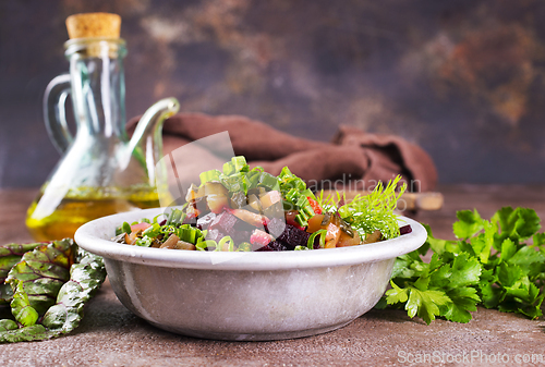 Image of salad with beet and other vegetables
