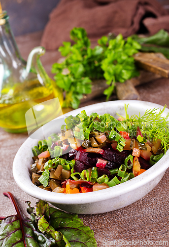 Image of salad with beet and other vegetables