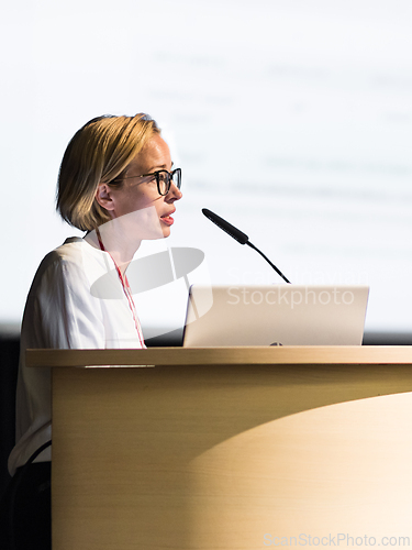 Image of Female speaker giving a talk on corporate business conference. Business and Entrepreneurship event.
