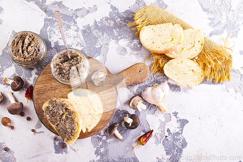 Image of Rustic Toast bread with garlic, mushrooms and herbs