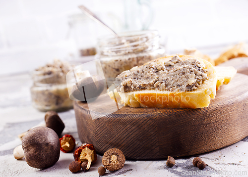 Image of Rustic Toast bread with garlic, mushrooms and herbs