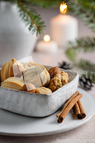 Image of bowl of cookies