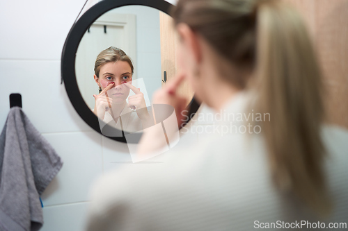 Image of Morning Mirror Check with Cooling Eye Patches