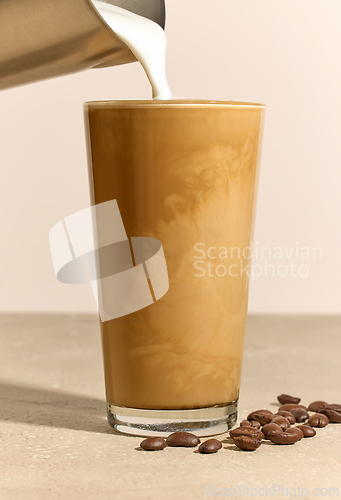 Image of process of making caramel latte