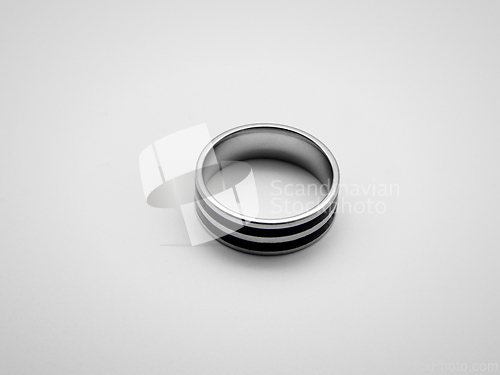 Image of Simple ring on white.