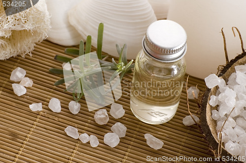 Image of aromatherapy items