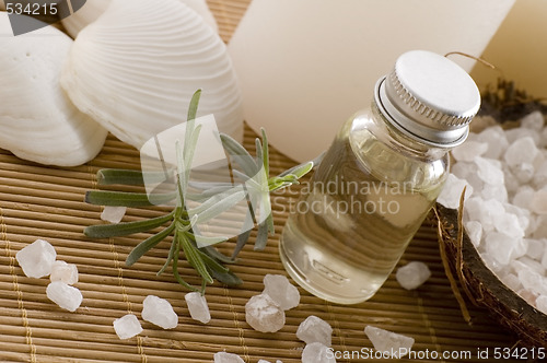 Image of aromatherapy items