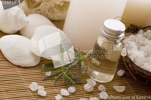 Image of aromatherapy items