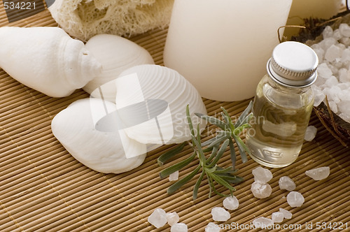 Image of aromatherapy items