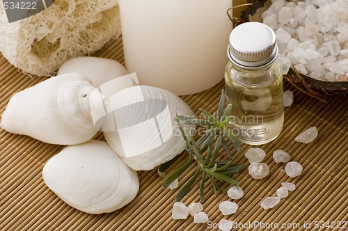 Image of aromatherapy items