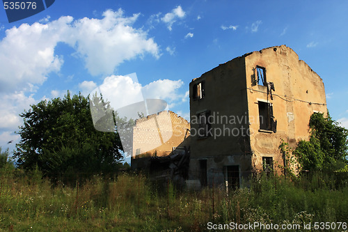 Image of farmhouse ruins