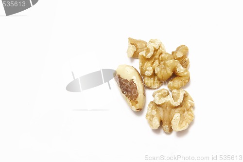 Image of walnuts and brazil nuts