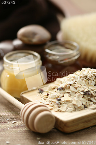 Image of oatmeal and honey