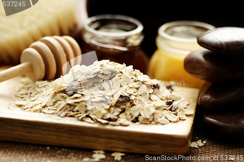 Image of oatmeal and honey