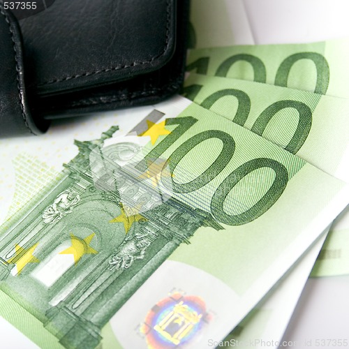 Image of euro and a leather purse