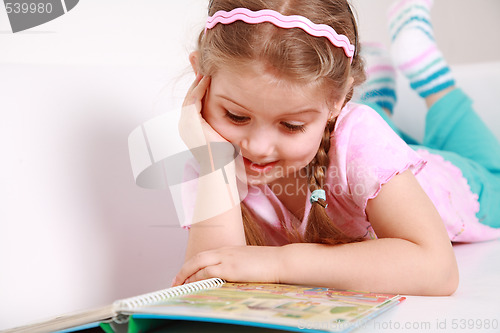 Image of Girl reading