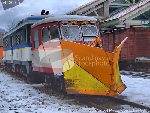 Image of train at the Provence snowy station
