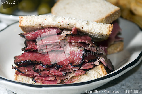 Image of pastrami sandwich rye bread