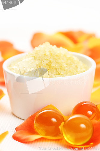 Image of bath salt with rose petal