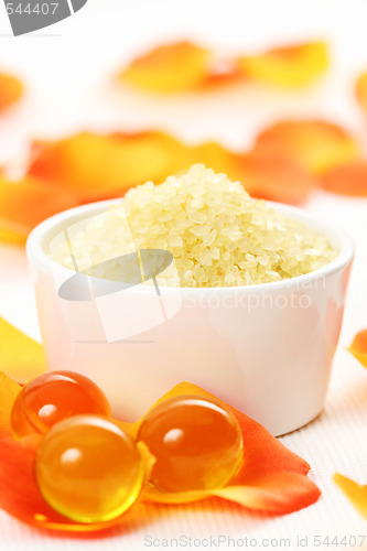 Image of bath salt with rose petal