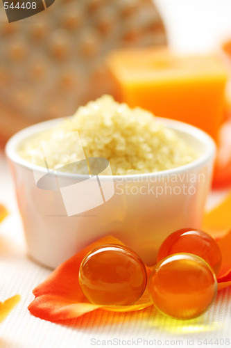 Image of bath salt with rose petal