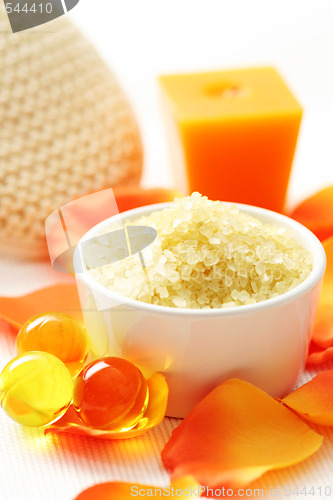 Image of bath salt with rose petal
