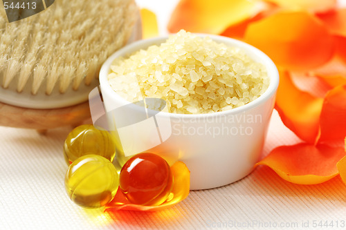 Image of bath salt with rose petal