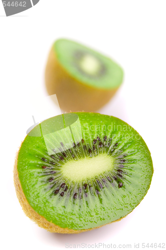 Image of kiwi halves