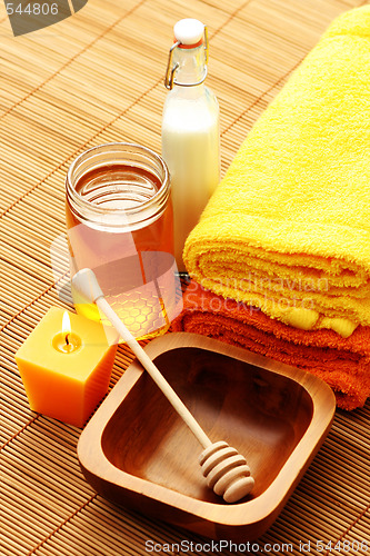 Image of honey and milk spa