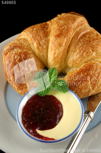 Image of Croissant With Jam 2