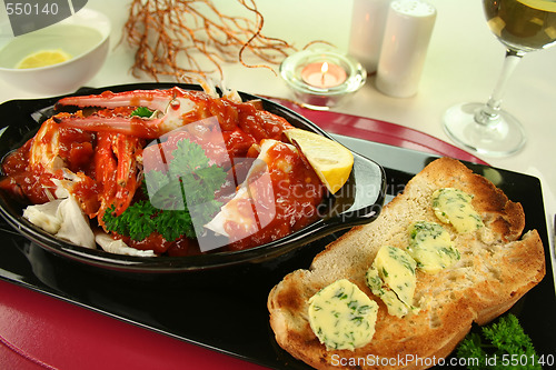 Image of Cracked Crab In Tomato Sauce