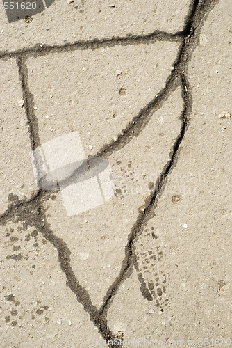 Image of rifts on asphalt