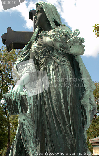 Image of Statue - cemetery