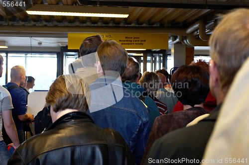 Image of queue to passport control