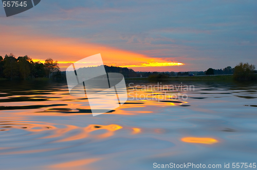 Image of sunset lake