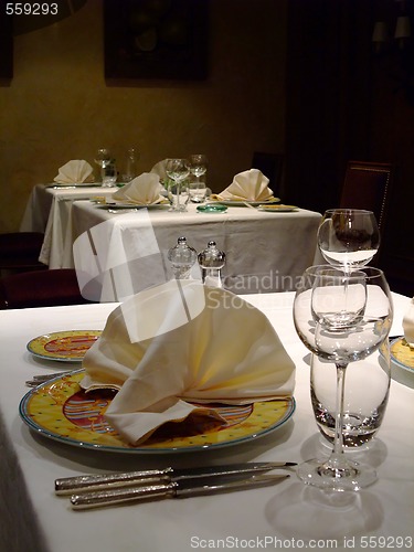Image of Table set off a french restaurant